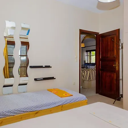 George's House * Sithonia