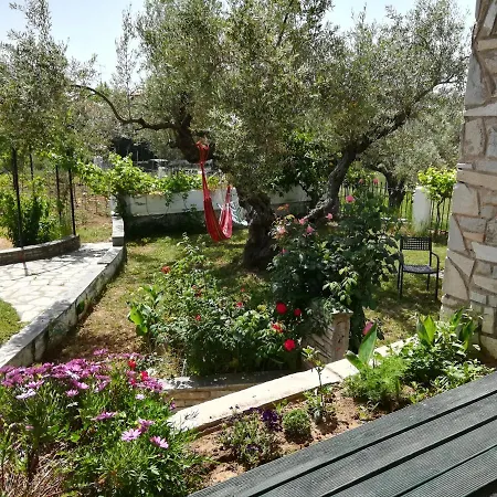 George's House Sithonia