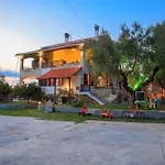 George's House Casa de Férias Nikiti (Sithonia)
